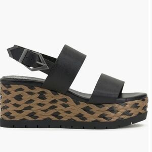 Vince Camuto Women Miapellr Wedge Sandal Black. Never Worn Size 9